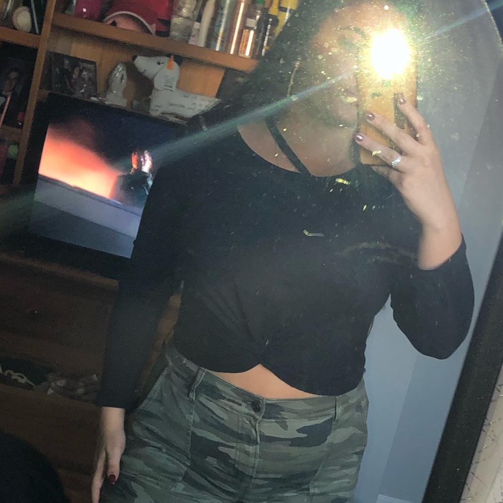 Express cropped tee